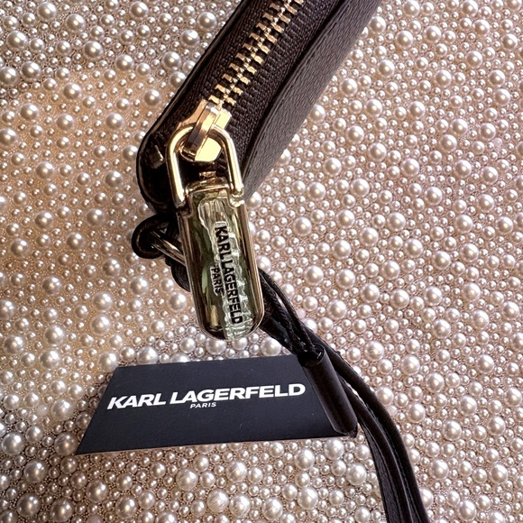 Karl Lagerfeld black leather zippered wristlet. NWT❣️ - Picture 2 of 7